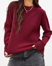 Cargar imagen en el visor de la galería, Sweater Siena - Vino