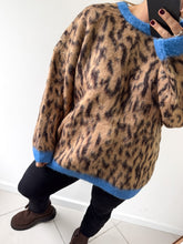 Cargar imagen en el visor de la galería, Sweater Safari - Celeste