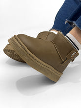 Cargar imagen en el visor de la galería, Pantubota con cierre Low - Marrón Oscuro