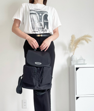Cargar imagen en el visor de la galería, Mochila impermeable tipo urbana
