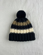 Cargar imagen en el visor de la galería, Gorro tejido con pompón
