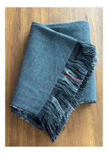 Cargar imagen en el visor de la galería, Bufanda reversible escocesa
