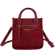 Cargar imagen en el visor de la galería, Cartera bandolera de gamuza Oreiro Love - Rojo
