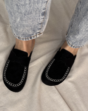 Cargar imagen en el visor de la galería, Zueco Mocasin - Negro
