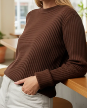 Cargar imagen en el visor de la galería, Sweater Siena - Chocolate

