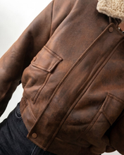 Cargar imagen en el visor de la galería, Campera Montana con corderito - Marrón

