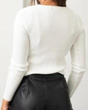 Cargar imagen en el visor de la galería, Sweater Noli - Blanco
