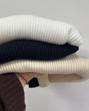 Cargar imagen en el visor de la galería, Sweater Noli - Negro
