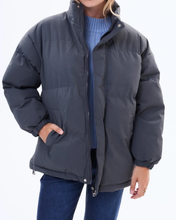 Cargar imagen en el visor de la galería, Campera Puffer - Grisáceo
