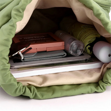Cargar imagen en el visor de la galería, Mochila impermeable tipo urbana
