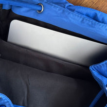 Cargar imagen en el visor de la galería, Mochila Oreiro urbana con broche
