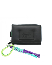 Cargar imagen en el visor de la galería, Billetera con llavero Trendy
