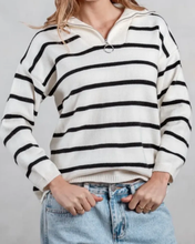 Cargar imagen en el visor de la galería, Sweater con cierre a rayas - Negro
