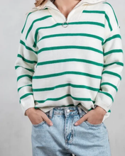 Cargar imagen en el visor de la galería, Sweater con cierre a rayas - Verde
