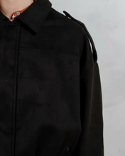 Cargar imagen en el visor de la galería, Campera Bomber gamuza con cuello

