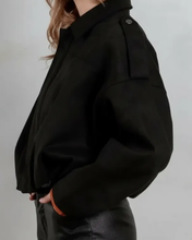 Cargar imagen en el visor de la galería, Campera Bomber gamuza con cuello
