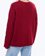 Cargar imagen en el visor de la galería, Sweater tejido Ochos - Rojo
