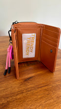 Cargar imagen en el visor de la galería, Billetera Trendy Tag
