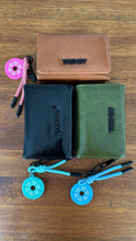 Cargar imagen en el visor de la galería, Billetera Trendy Tag
