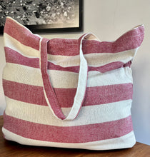 Cargar imagen en el visor de la galería, Bolso Rayado Beach
