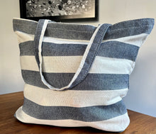 Cargar imagen en el visor de la galería, Bolso Rayado Beach
