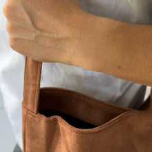 Cargar imagen en el visor de la galería, Cartera Ámbar
