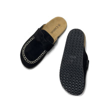 Cargar imagen en el visor de la galería, Zueco Mocasin - Negro
