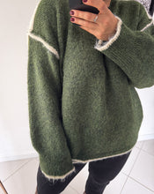 Cargar imagen en el visor de la galería, Sweater Emma - Verde musgo
