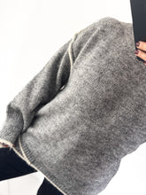 Cargar imagen en el visor de la galería, Sweater Emma -Gris
