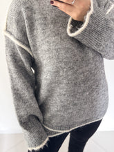 Cargar imagen en el visor de la galería, Sweater Emma -Gris
