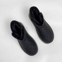 Cargar imagen en el visor de la galería, Pantubota Style con Costuras - Negro
