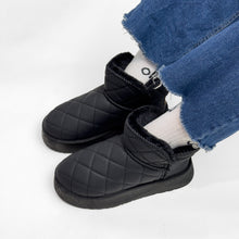 Cargar imagen en el visor de la galería, Pantubota Style con Costuras - Negro
