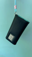 Cargar imagen en el visor de la galería, Billetera Trendy Black
