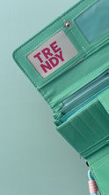 Cargar imagen en el visor de la galería, Billetera Trendy Black
