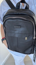 Cargar imagen en el visor de la galería, Mochila Trendy Black
