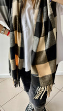 Cargar imagen en el visor de la galería, Bufanda Cashmere a cuadros
