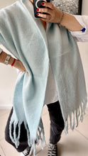Cargar imagen en el visor de la galería, Bufanda nube

