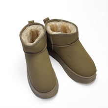 Cargar imagen en el visor de la galería, Pantubotas con corderito
