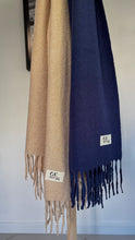 Cargar imagen en el visor de la galería, Bufanda Avellana
