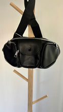 Cargar imagen en el visor de la galería, Riñonera Urbana Black
