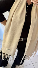 Cargar imagen en el visor de la galería, Bufanda Avellana
