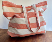Cargar imagen en el visor de la galería, Bolso Rayado Beach
