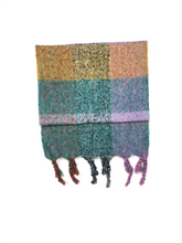Cargar imagen en el visor de la galería, Bufandon con flecos multicolor
