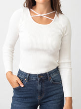 Cargar imagen en el visor de la galería, Sweater Noli - Blanco
