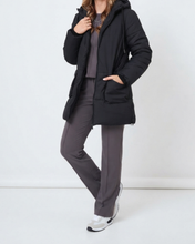 Cargar imagen en el visor de la galería, Campera Comfort - Negro
